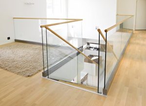 Стеклянные ограждения для лестничных пространств