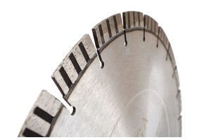 Исследование Применения Алмазных Дисков в Промышленности