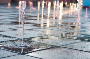 Пешеходные Фонтаны: Создание, Дизайн и Взаимодействие с Горожанами