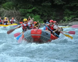 Сплав к себе: Почему рафтинг — это больше, чем просто спорт